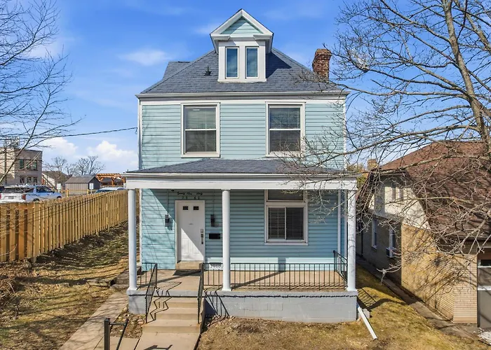 Apartment Dormont, Stylish And Modern Two Bedroom Pittsburgh