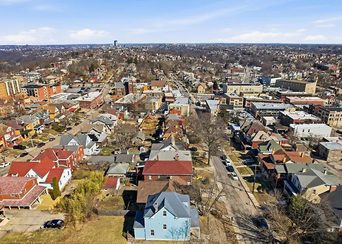 Dormont, Stylish And Modern Two Bedroom Apartment *